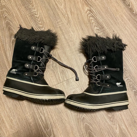 SOREL Joan of Arctic Youth Size 5. Black. Great shape- worn for one season - Picture 5 of 10